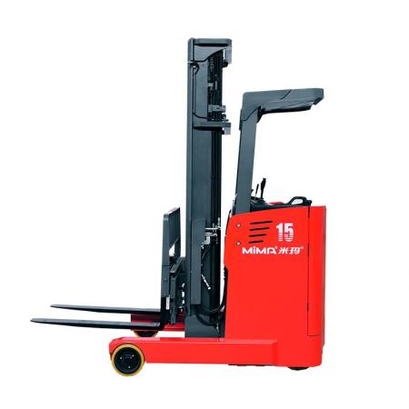 Stand on type reach truck